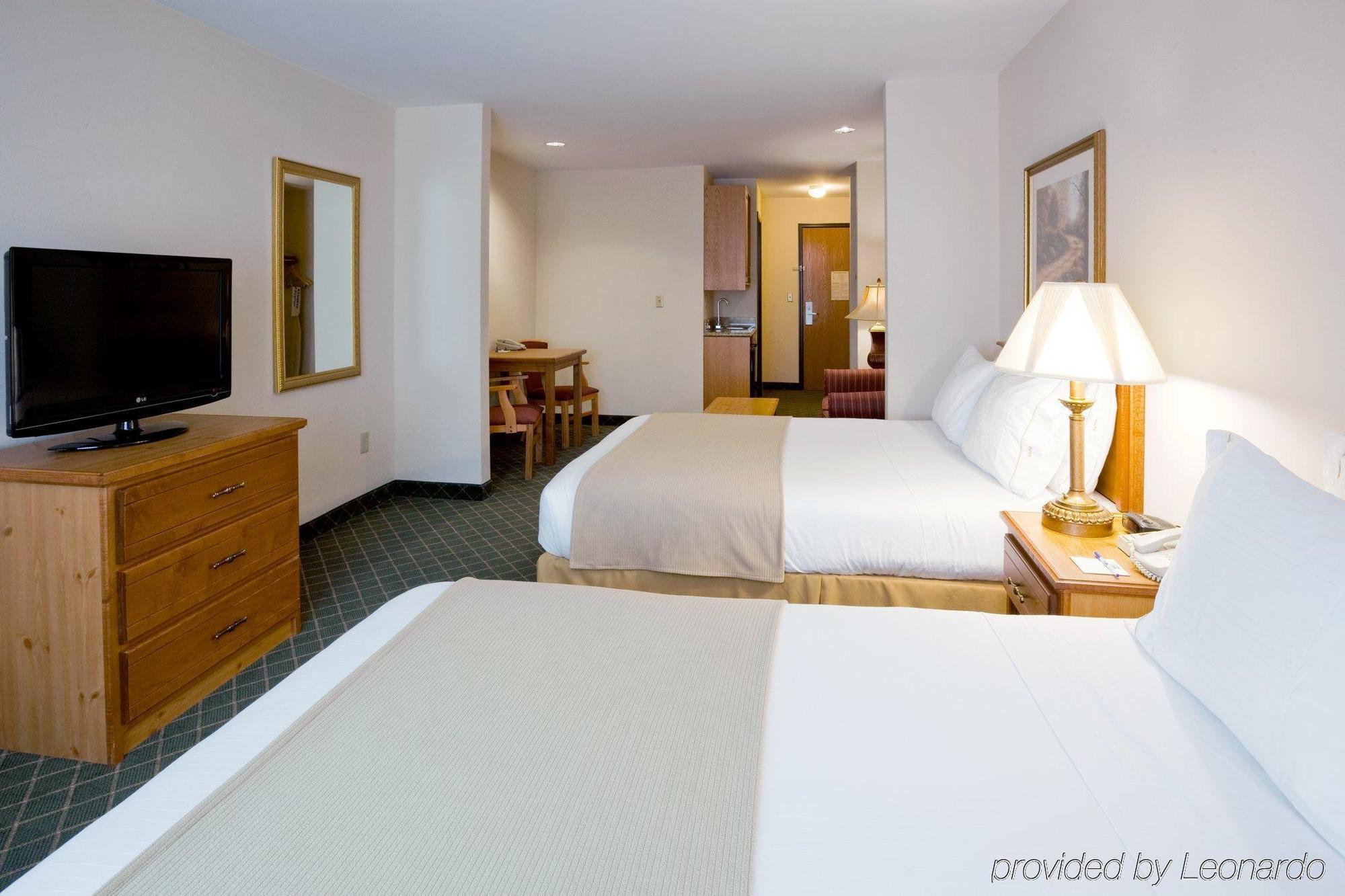 Holiday Inn Express Hotel & Suites Chanhassen By Ihg Номер фото